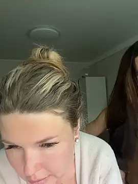 AngelMiaM online show from May 2026 04:37:01 PM