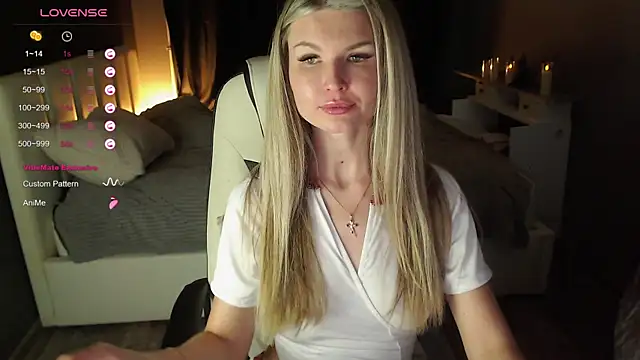 Snapshot of AngelMiaM chatting on March 2025 06:17:02 PM AngelMiaM online show from March 2025 06:17:02 PM