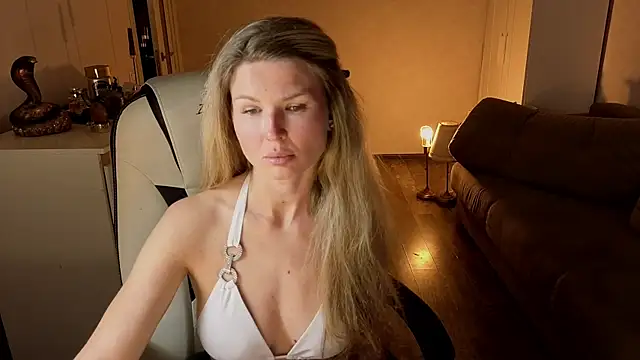 AngelMiaM online show from May 2026 06:30:01 PM