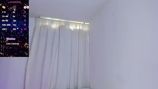 Snapshot of VioletaSotter chatting on May 2026 04:04:02 PM VioletaSotter online show from May 2026 04:04:02 PM