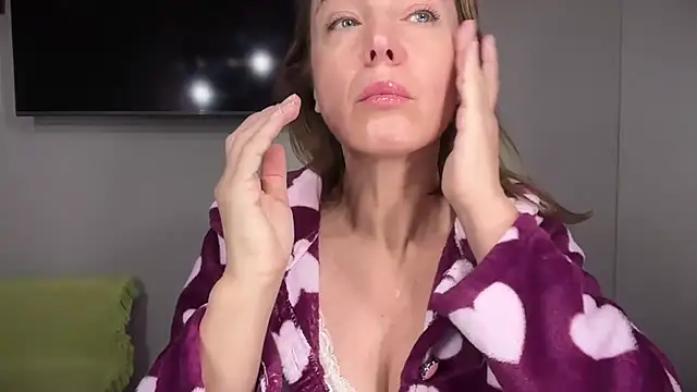 RachellAmazing online show from October 2025 05:20:02 AM