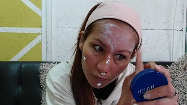 Snapshot of ValeriiaaB chatting on November 2025 05:13:02 PM ValeriiaaB online show from November 2025 05:13:02 PM