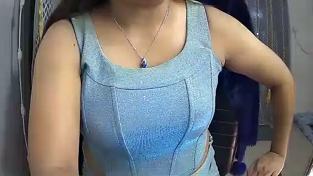 Snapshot of avav_love chatting on February 2025 03:33:01 PM avav love online show from February 2025 03:33:01 PM
