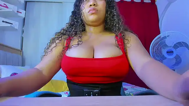 Lunastar02 online show from December 2025 08:42:02 PM