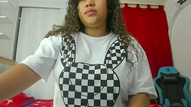 Lunastar02 online show from January 2026 03:41:02 PM