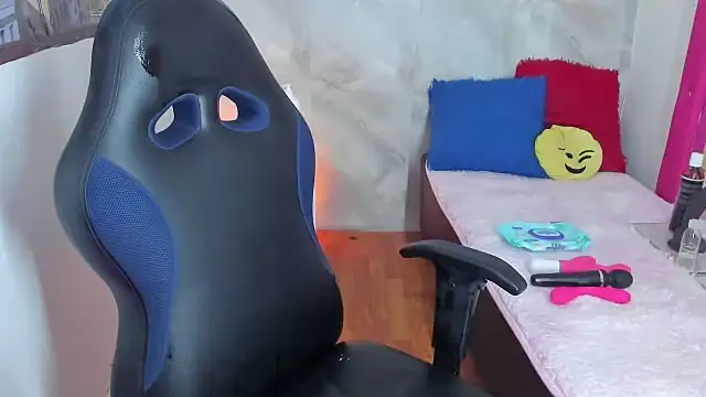 Lunastar02 online show from March 2026 04:24:02 PM