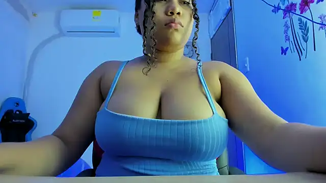 Lunastar02 online show from February 2026 08:20:01 PM