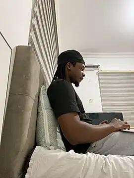 Snapshot of finefinance chatting on November 2025 06:56:02 PM finefinance online show from November 2025 06:56:02 PM