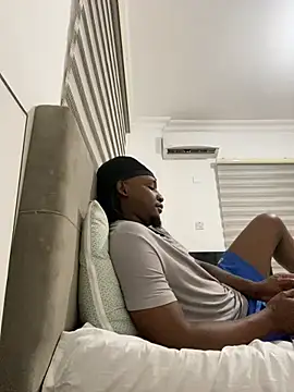 Snapshot of finefinance chatting on November 2025 06:23:01 PM finefinance online show from November 2025 06:23:01 PM