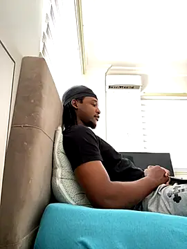 Snapshot of finefinance chatting on October 2025 06:25:02 AM finefinance online show from October 2025 06:25:02 AM