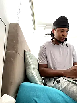 Snapshot of finefinance chatting on October 2025 06:14:01 AM finefinance online show from October 2025 06:14:01 AM