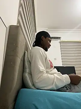 Snapshot of finefinance chatting on October 2025 07:13:02 PM finefinance online show from October 2025 07:13:02 PM