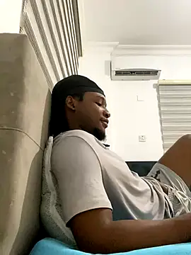 Snapshot of finefinance chatting on October 2025 06:19:01 PM finefinance online show from October 2025 06:19:01 PM