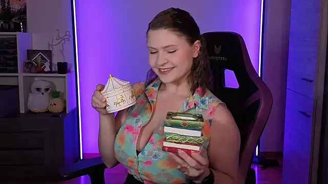 TinniAngel online show from January 2026 06:01:01 PM