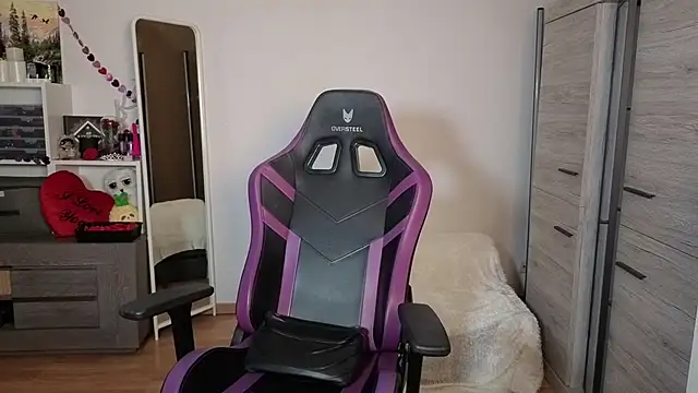 TinniAngel online show from February 2026 06:13:02 PM