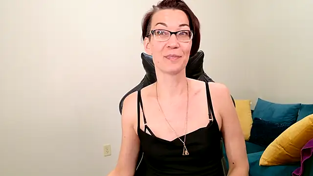 EveEnigma online show from February 2025 05:08:01 PM