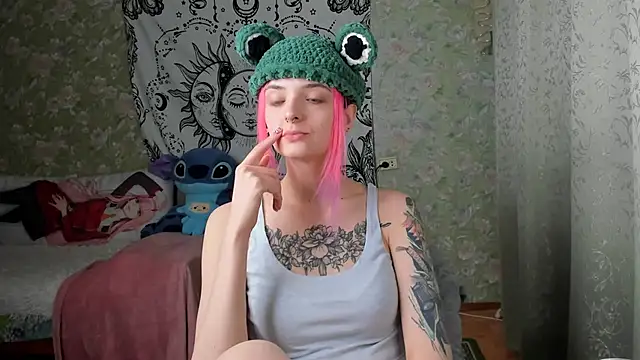 Snapshot of Cutie_Adelia chatting on March 2025 11:51:01 AM Cutie Adelia online show from March 2025 11:51:01 AM