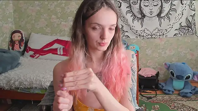 Cutie Adelia online show from May 2026 11:19:01 AM