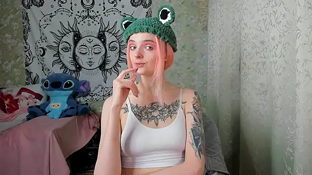 Snapshot of Cutie_Adelia chatting on February 2025 10:43:02 AM Cutie Adelia online show from February 2025 10:43:02 AM