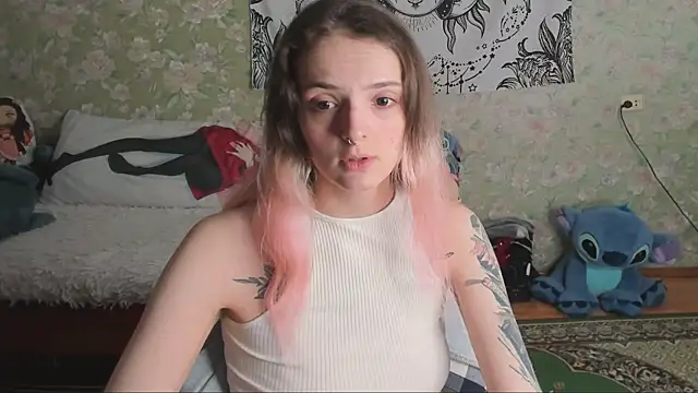 Snapshot of Cutie_Adelia chatting on February 2026 10:13:02 AM Cutie Adelia online show from February 2026 10:13:02 AM