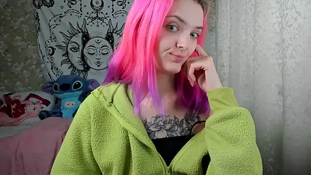 Snapshot of Cutie_Adelia chatting on February 2025 10:44:01 AM Cutie Adelia online show from February 2025 10:44:01 AM