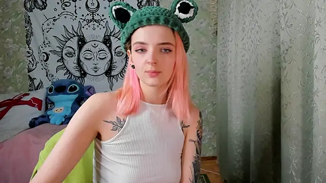 Snapshot of Cutie_Adelia chatting on January 2025 11:56:02 AM Cutie Adelia online show from January 2025 11:56:02 AM