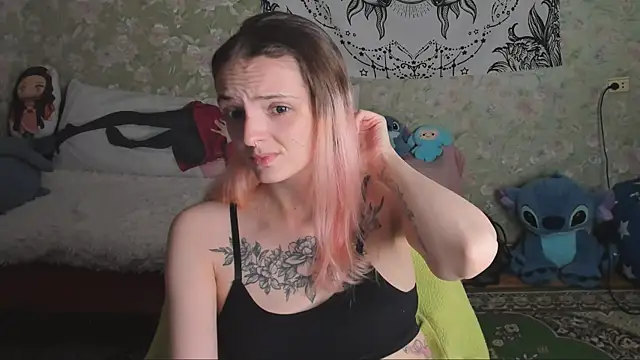Snapshot of Cutie_Adelia chatting on September 2025 10:00:02 AM Cutie Adelia online show from September 2025 10:00:02 AM