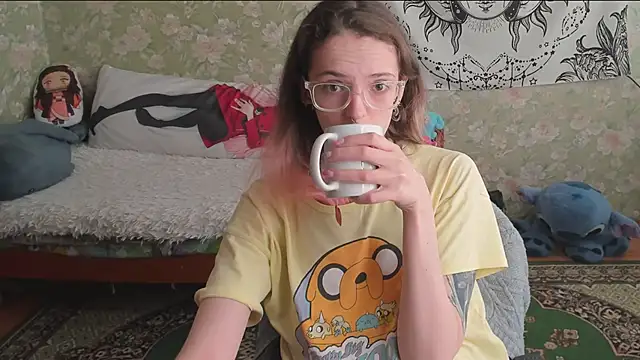 Cutie Adelia online show from May 2026 10:24:01 AM