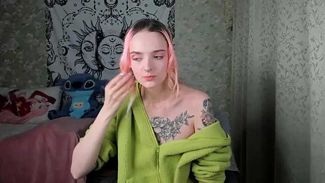Snapshot of Cutie_Adelia chatting on February 2025 12:58:02 PM Cutie Adelia online show from February 2025 12:58:02 PM