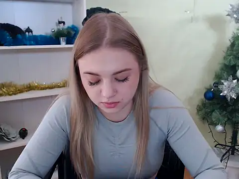 Snapshot of CrazyGloria chatting on January 2025 09:30:01 AM CrazyGloria online show from January 2025 09:30:01 AM