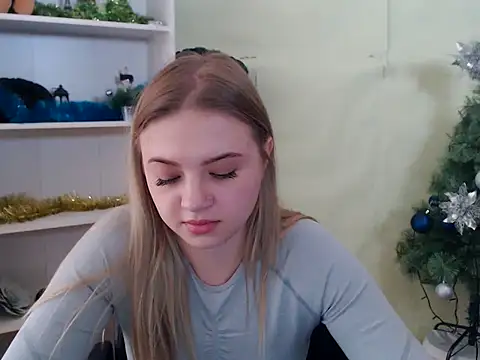 Snapshot of CrazyGloria chatting on January 2025 09:47:02 AM CrazyGloria online show from January 2025 09:47:02 AM