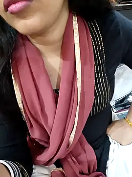 Snapshot of Diya_143 chatting on March 2025 02:28:01 PM Diya 143 online show from March 2025 02:28:01 PM