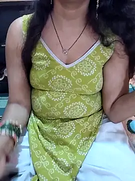 Snapshot of Diya_143 chatting on May 2026 08:18:01 AM Diya 143 online show from May 2026 08:18:01 AM