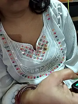 Diya 143 online show from February 2026 06:32:01 PM