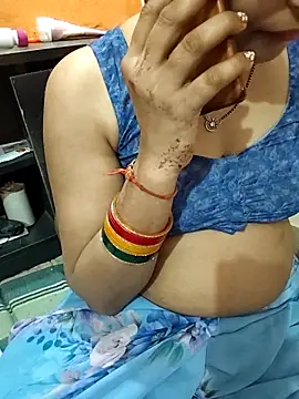 Snapshot of Diya_143 chatting on April 2026 06:22:01 PM Diya 143 online show from April 2026 06:22:01 PM