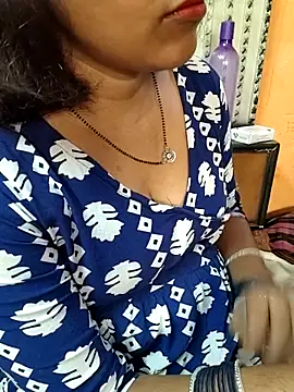 Snapshot of Diya_143 chatting on May 2026 05:34:02 AM Diya 143 online show from May 2026 05:34:02 AM