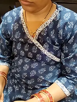 Snapshot of Diya_143 chatting on October 2025 06:21:01 PM Diya 143 online show from October 2025 06:21:01 PM