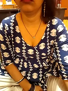 Snapshot of Diya_143 chatting on April 2026 06:31:01 AM Diya 143 online show from April 2026 06:31:01 AM