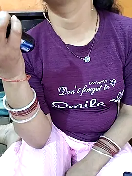 Snapshot of Diya_143 chatting on April 2026 07:59:01 AM Diya 143 online show from April 2026 07:59:01 AM