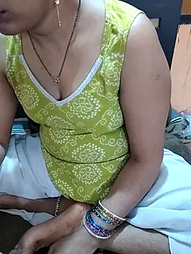 Snapshot of Diya_143 chatting on April 2026 06:20:01 AM Diya 143 online show from April 2026 06:20:01 AM