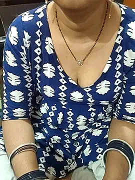 Snapshot of Diya_143 chatting on April 2026 07:09:02 PM Diya 143 online show from April 2026 07:09:02 PM