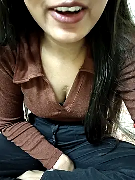 Snapshot of Nupur_69 chatting on February 2025 11:58:02 PM Nupur 69 online show from February 2025 11:58:02 PM