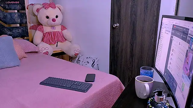 Tania white89 online show from May 2026 02:26:01 PM