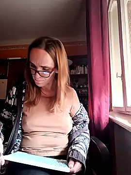 Dettybitch40 online show from September 2025 12:00:02 PM