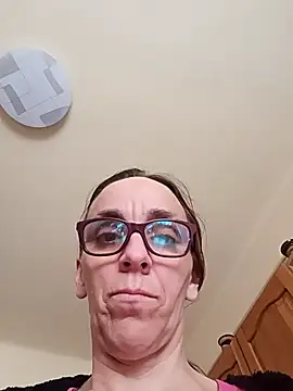 Dettybitch40 online show from October 2025 08:48:02 AM