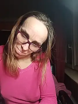 Dettybitch40 online show from December 2025 04:23:02 PM