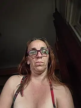 Dettybitch40 online show from May 2026 06:33:01 PM