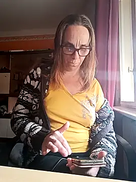 Dettybitch40 online show from October 2025 08:37:02 AM