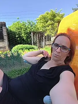 Dettybitch40 online show from May 2026 02:04:01 PM