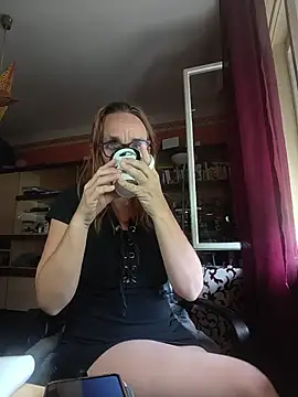 Dettybitch40 online show from May 2026 09:15:02 AM